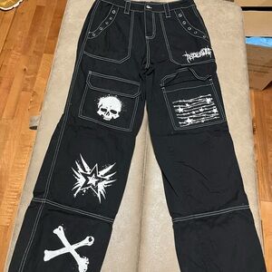 Black Cargo Pants with White Graphic Designs Hot Topic size 7 juniors